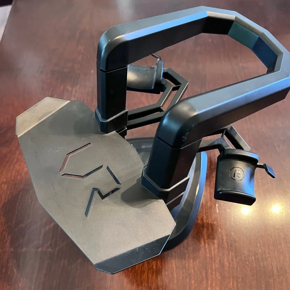 VR Headset Stand in Black